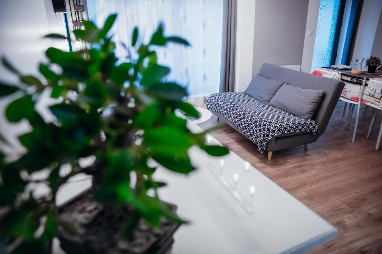 Cosy Et Moderne En Centre Ville, Fibre Haut Debit Ernee Exterior photo